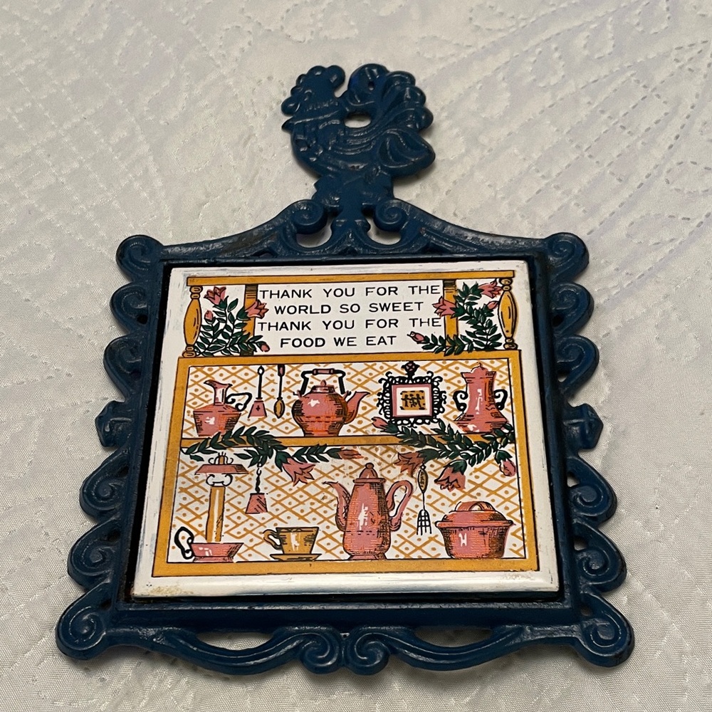 Vintage 1970’s ARTMARK Taiwan Kitchen Cast Iron & Tile Trivet Hotplate Rooster